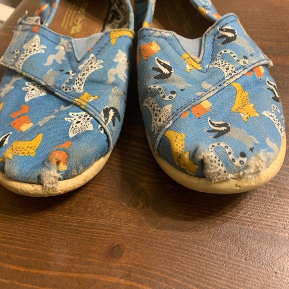 Disney TOMS - Picture 3 of 4